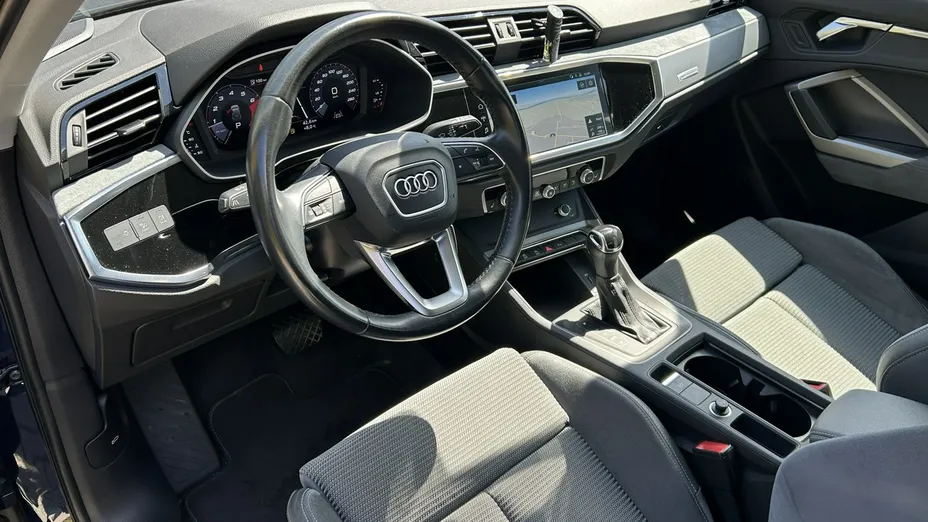 AUDI Q3 -