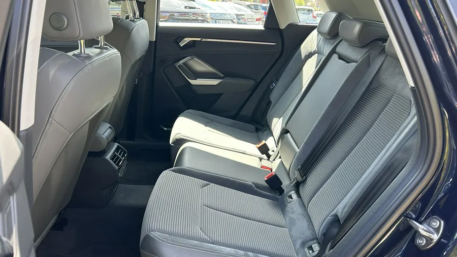 AUDI Q3 -