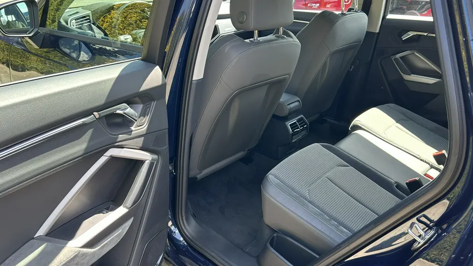 AUDI Q3 -