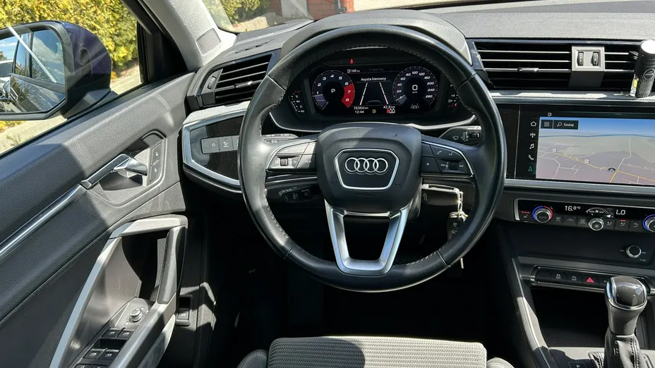 AUDI Q3 -