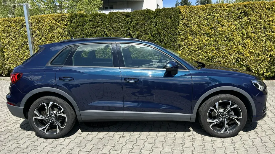 AUDI Q3 -