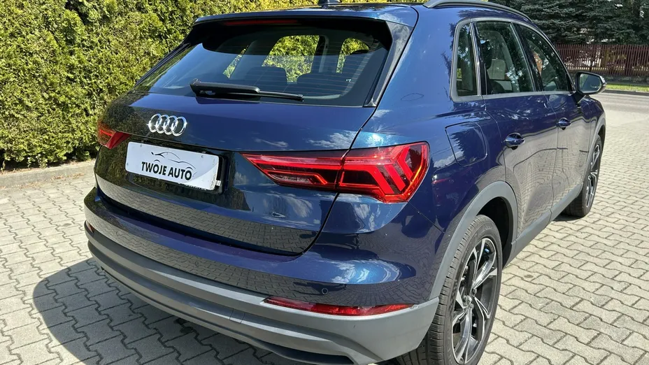 AUDI Q3 -