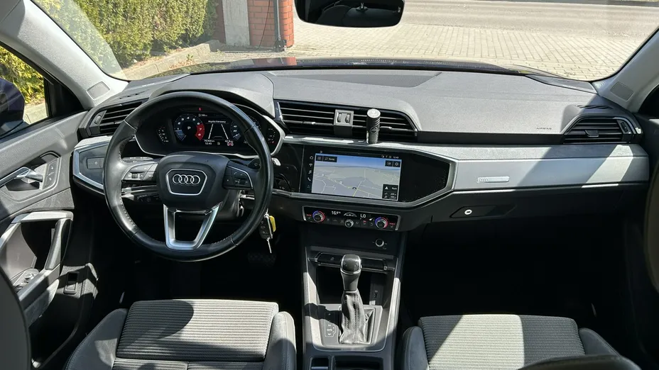 AUDI Q3 -