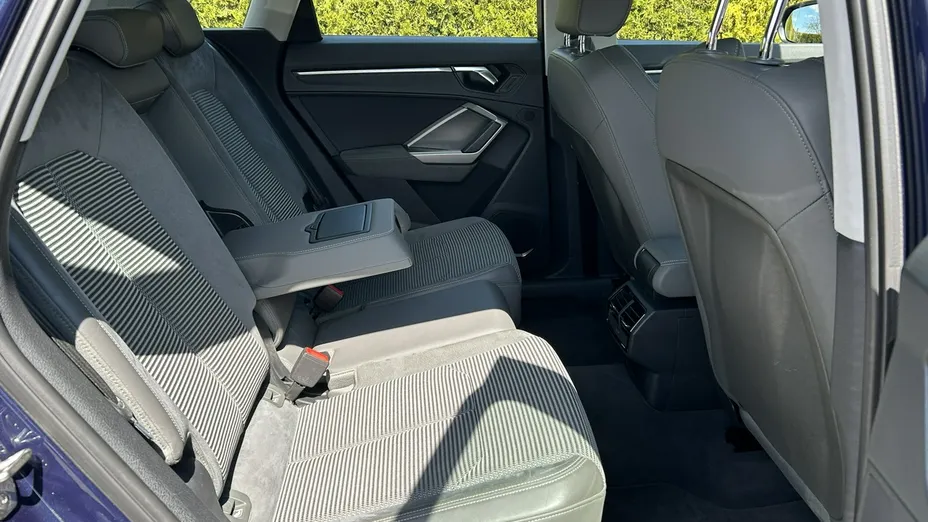 AUDI Q3 -