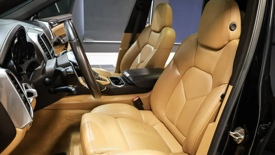 PORSCHE Cayenne -