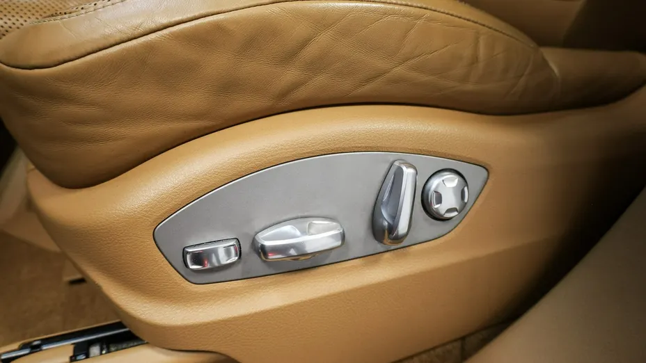 PORSCHE Cayenne -