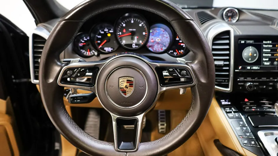 PORSCHE Cayenne -