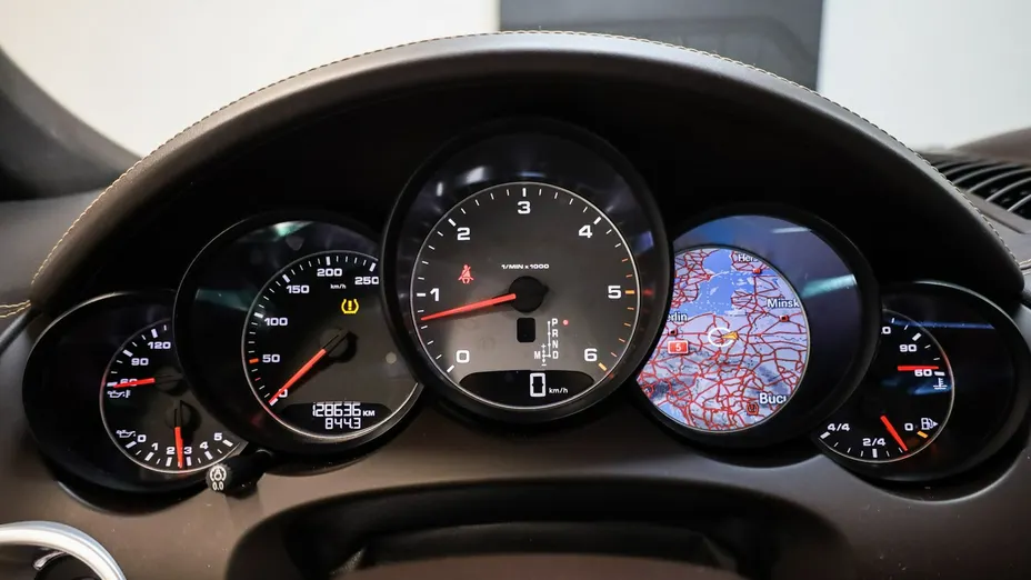 PORSCHE Cayenne -