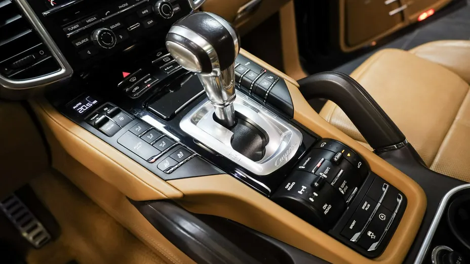 PORSCHE Cayenne -