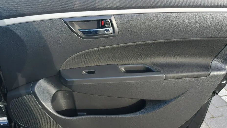 SUZUKI Swift -