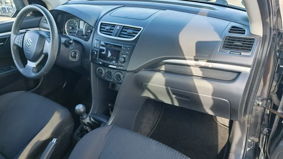 SUZUKI Swift -