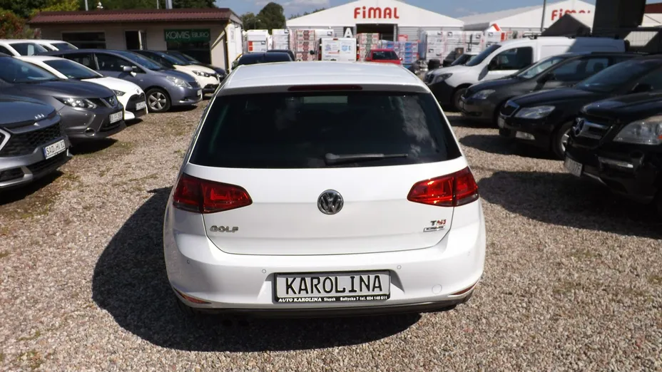 VOLKSWAGEN Golf -