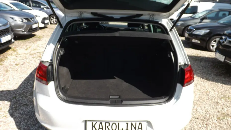 VOLKSWAGEN Golf -