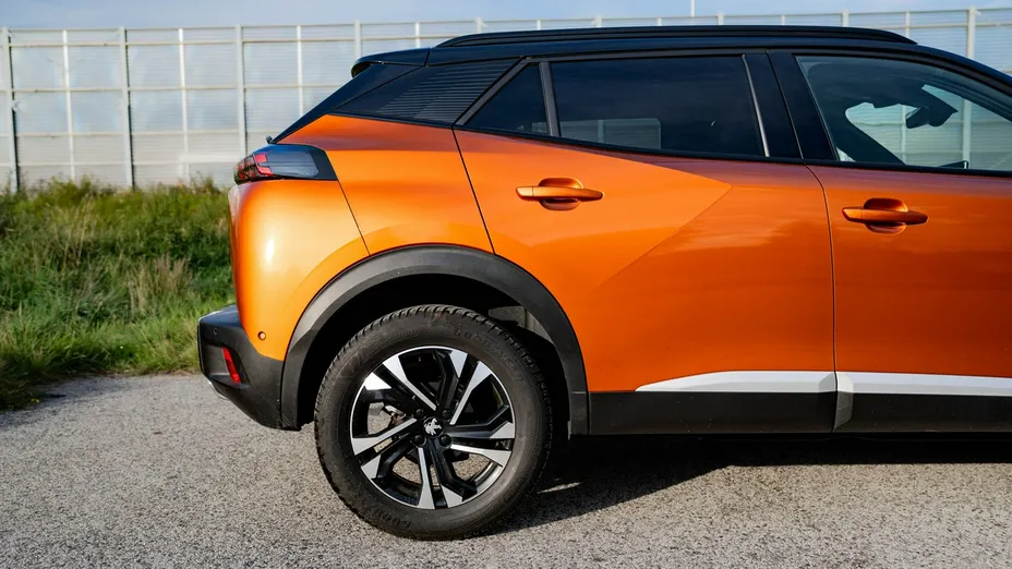 PEUGEOT 2008 -