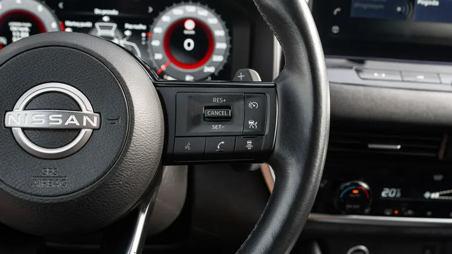 NISSAN Qashqai -