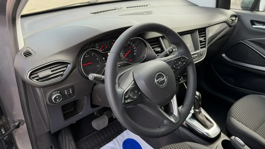 OPEL Crossland X -