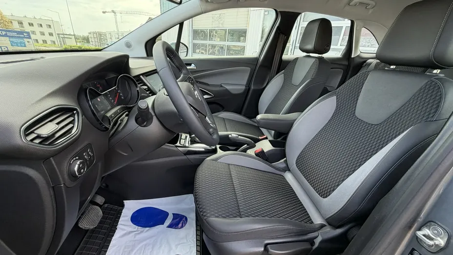 OPEL Crossland X -