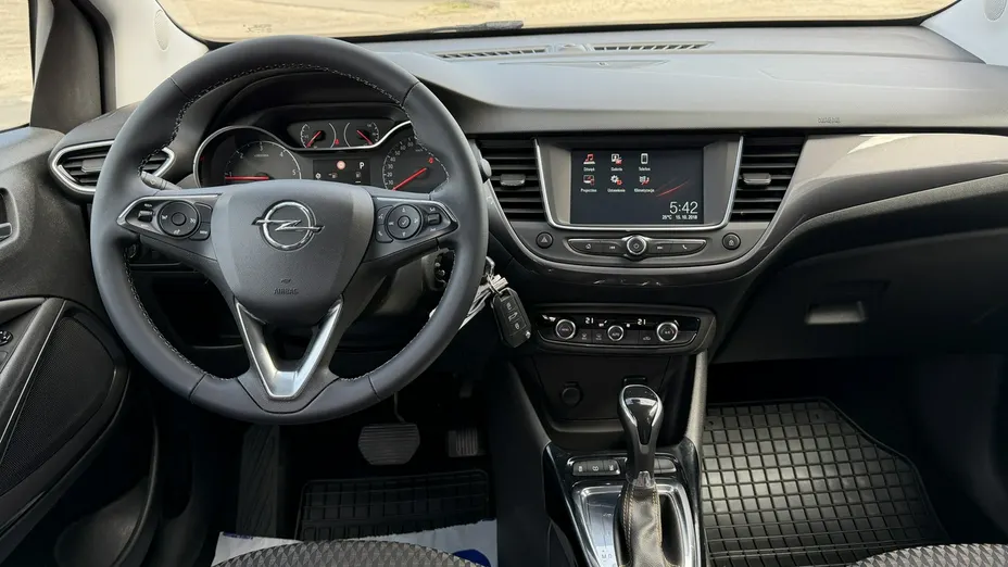 OPEL Crossland X -