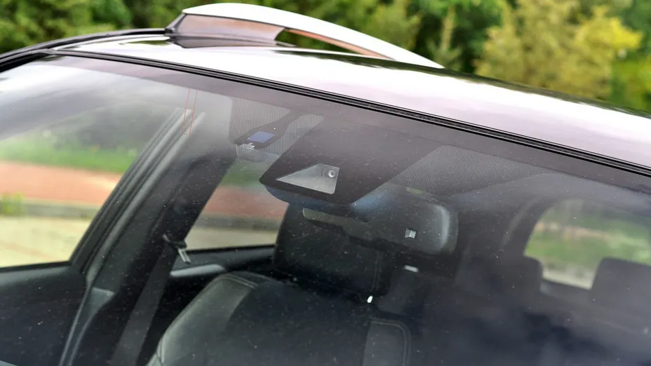 TOYOTA RAV4 -