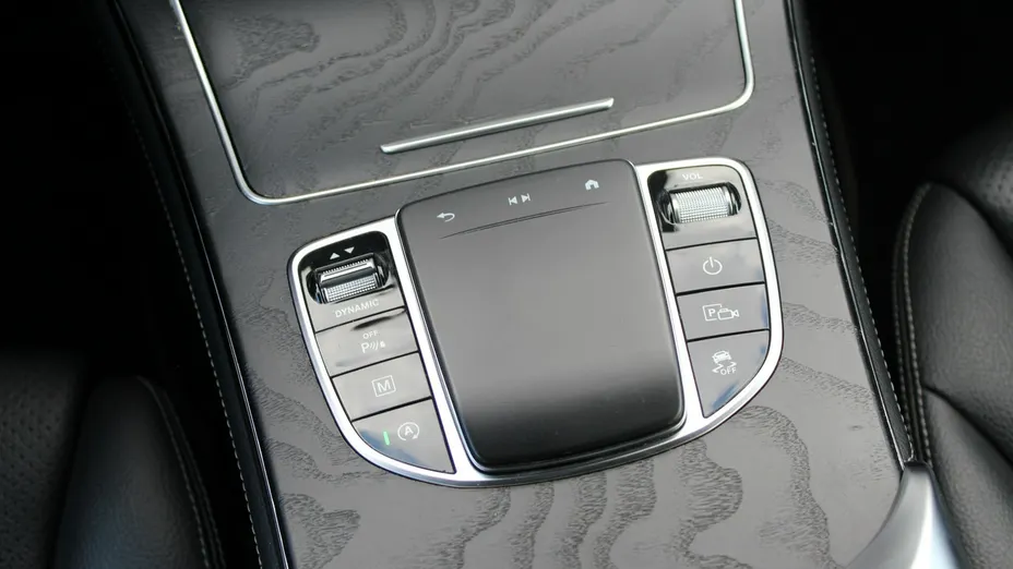 MERCEDES-BENZ GLC -