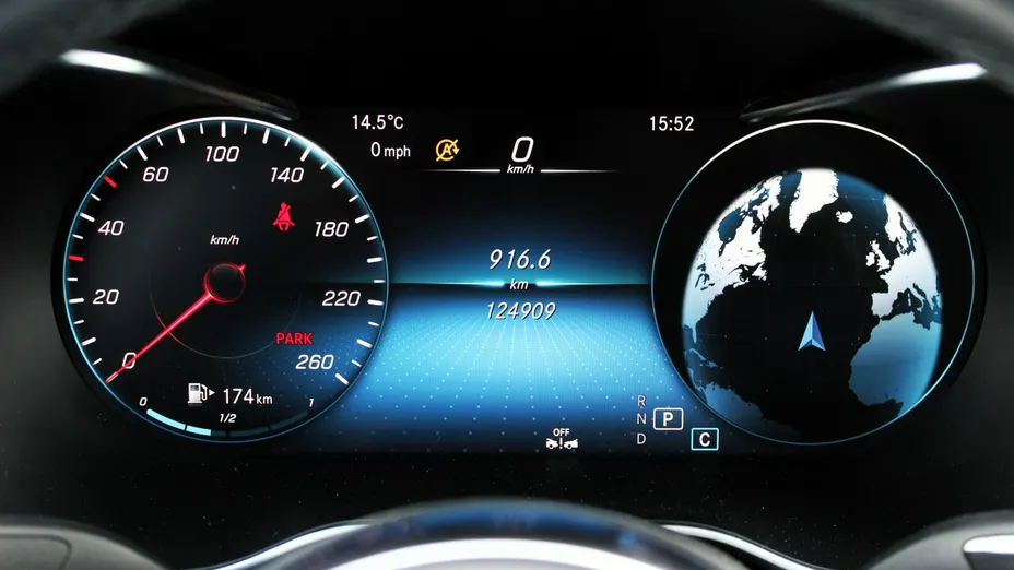 MERCEDES-BENZ GLC -