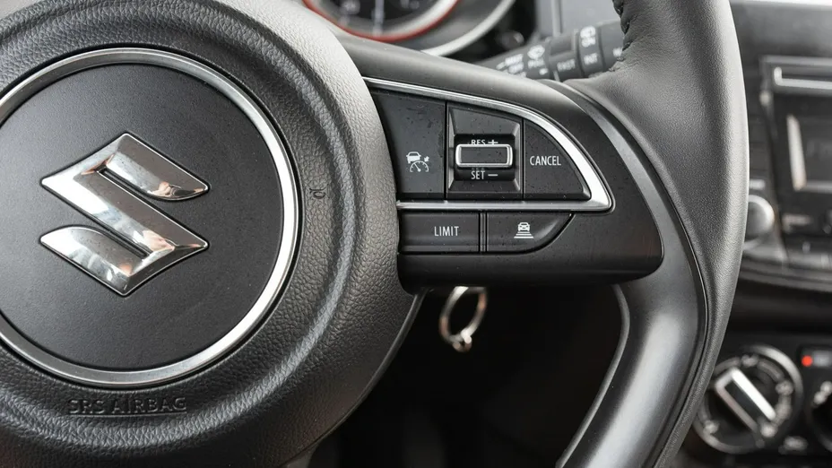 SUZUKI Swift -