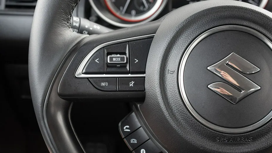 SUZUKI Swift -
