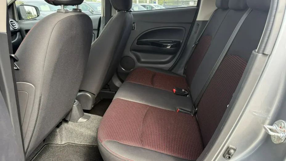 MITSUBISHI Space Star -