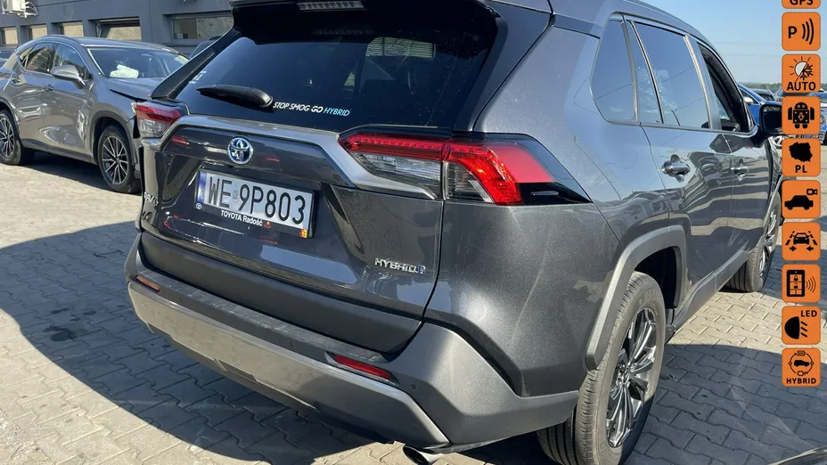 TOYOTA RAV4 -