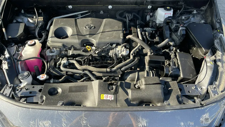 TOYOTA RAV4 -