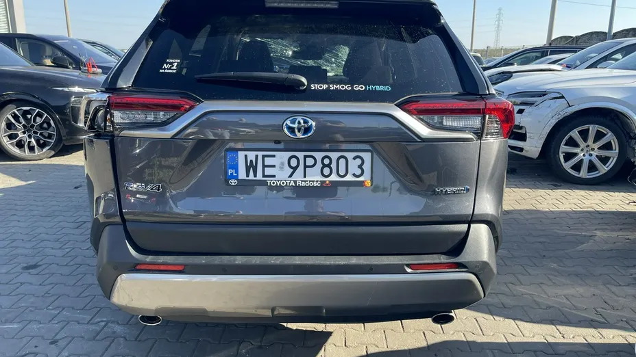TOYOTA RAV4 -