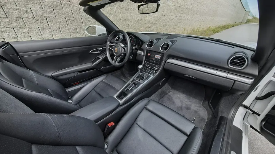 PORSCHE 718 -