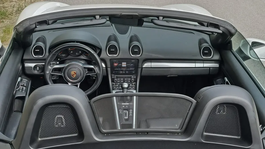 PORSCHE 718 -