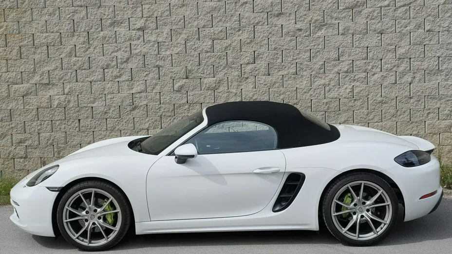 PORSCHE 718 -