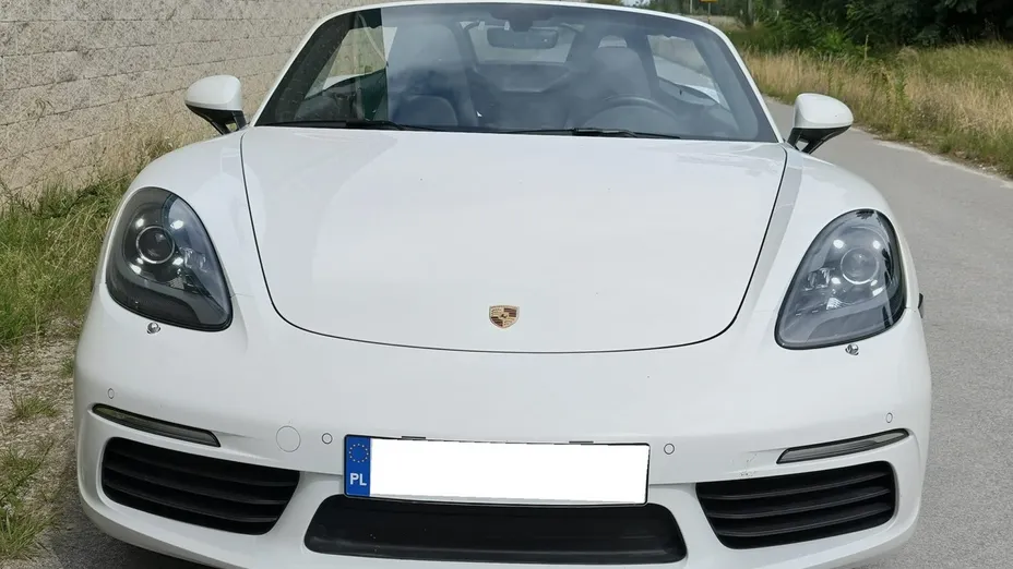 PORSCHE 718 -