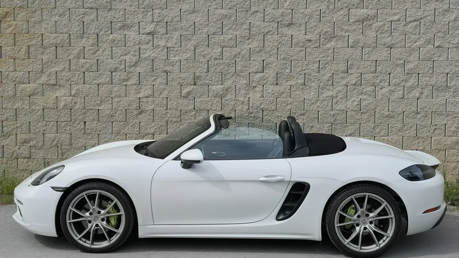 PORSCHE 718 -