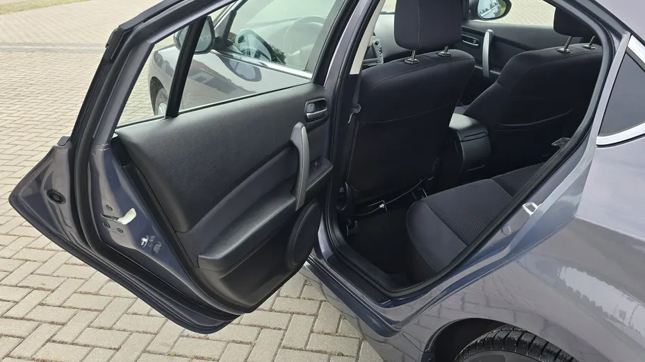 MAZDA 6 -