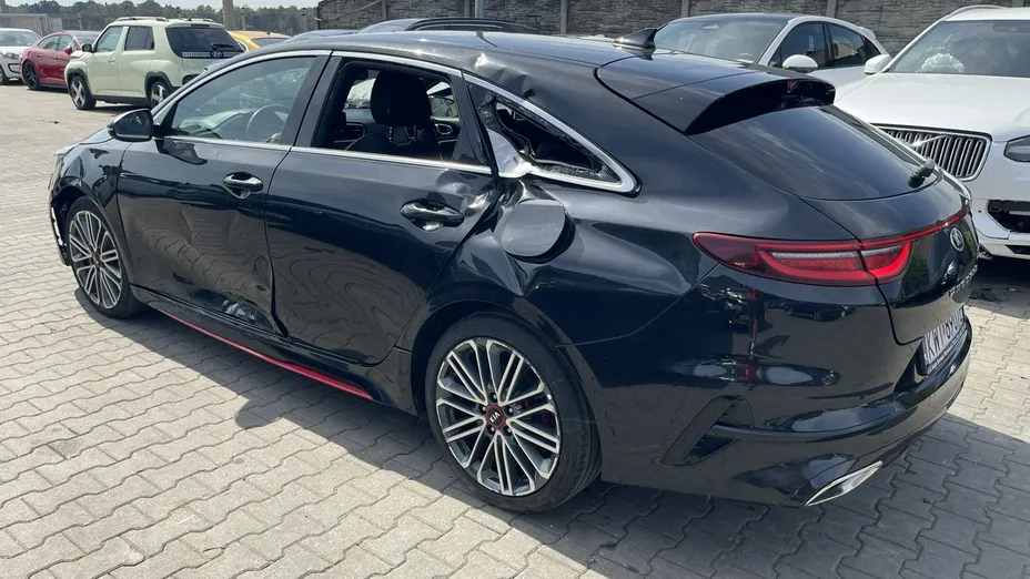 KIA ProCeed -