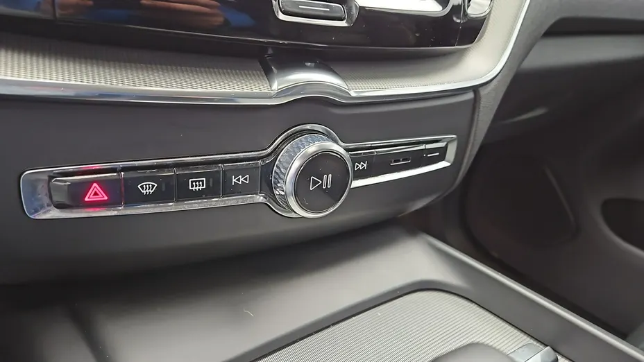 VOLVO XC60 -
