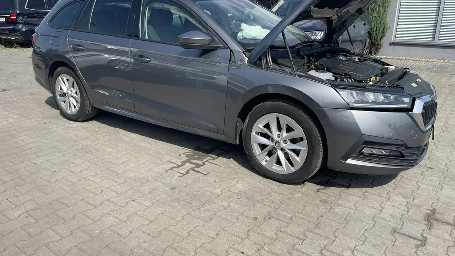 SKODA Octavia -