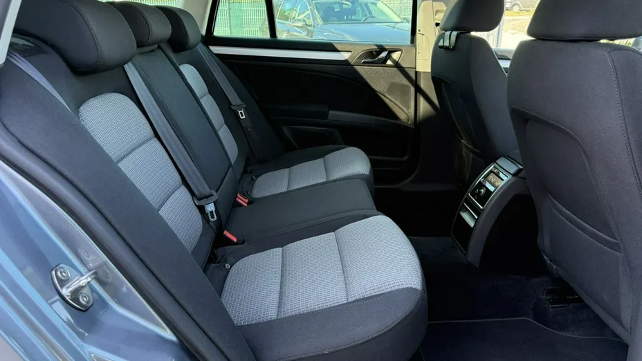 SKODA Superb -