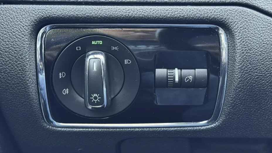 SKODA Superb -