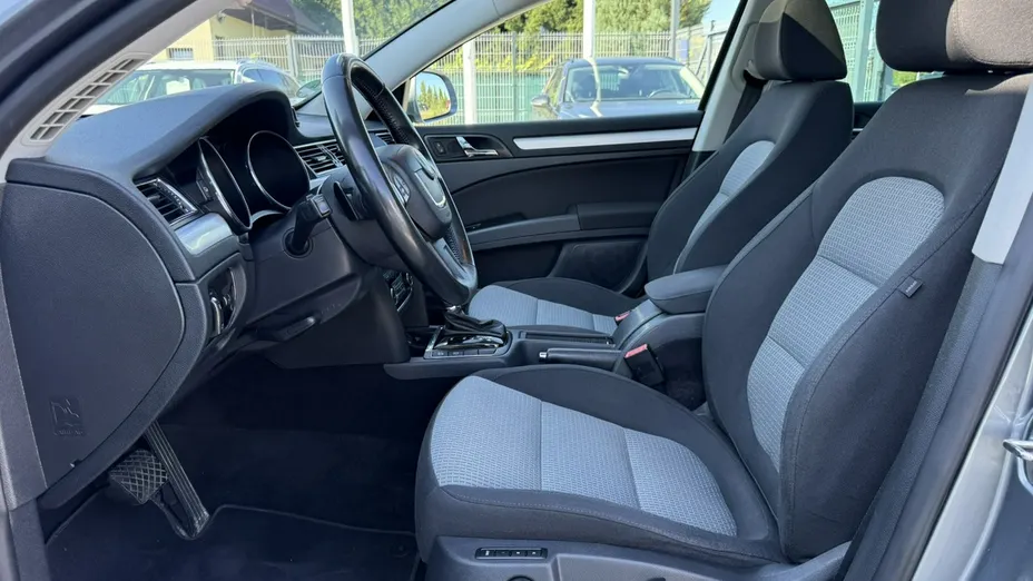 SKODA Superb -