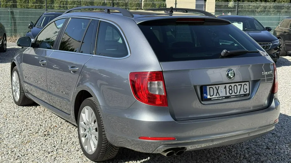 SKODA Superb -