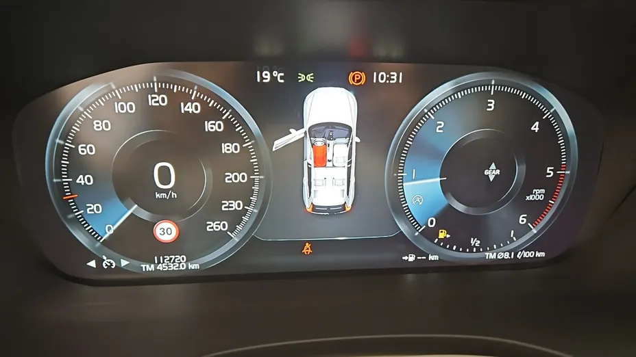 VOLVO XC60 -