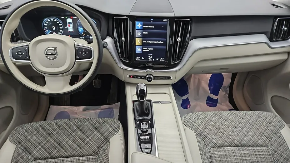 VOLVO XC60 -