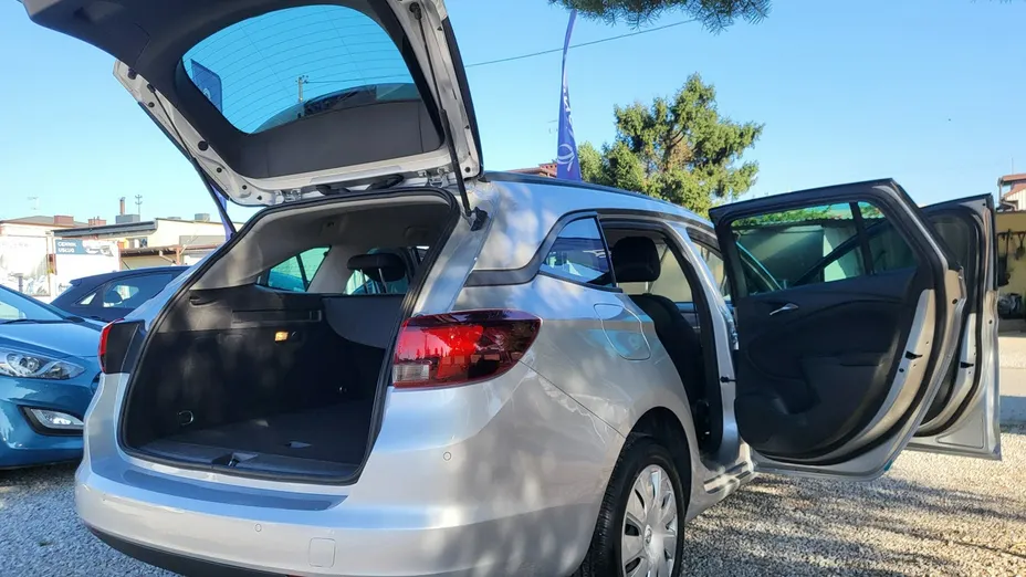 OPEL Astra -