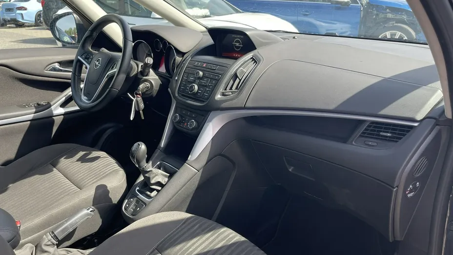 OPEL Zafira -