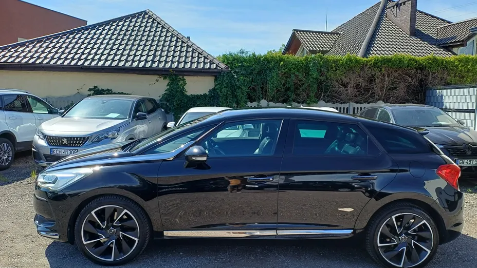 DS 5 -