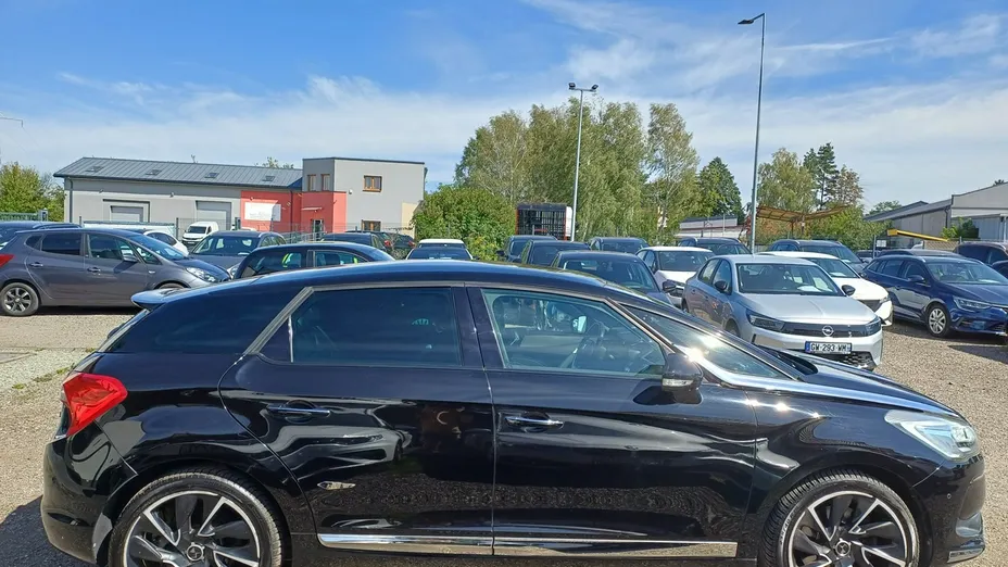 DS 5 -
